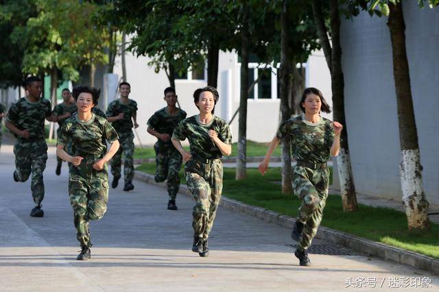 军中"女汉子" 看武警"女教头"的砺练之路