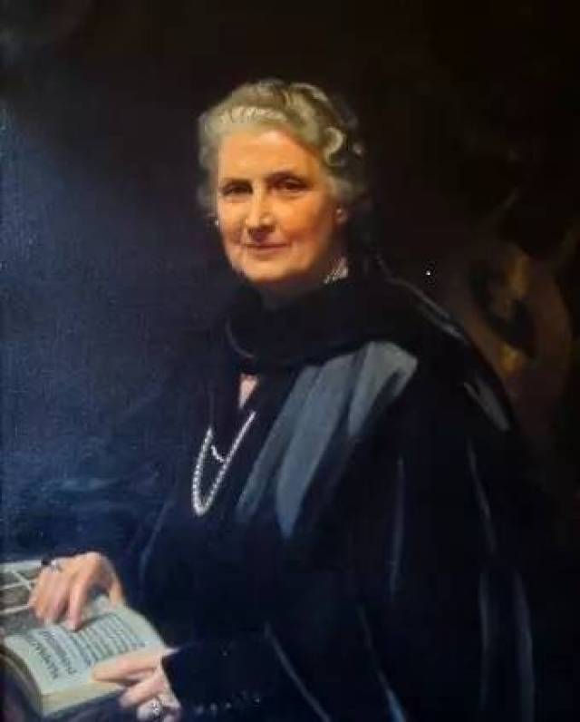 向 玛丽亚蒙特梭利博士致敬