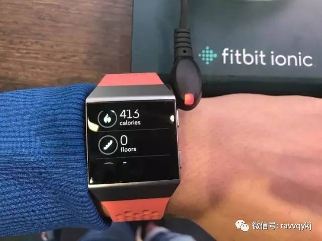 叫板apple watch? fitbit第一款真正的智能手表