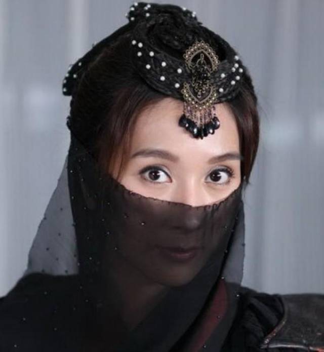 12位蒙面女星,犹抱琵琶半遮面的样子,你还认得几位?