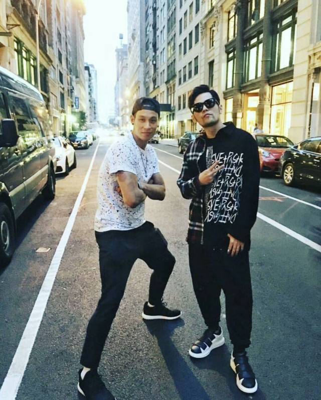 为什么周杰伦的ins账号看起来像是高仿?