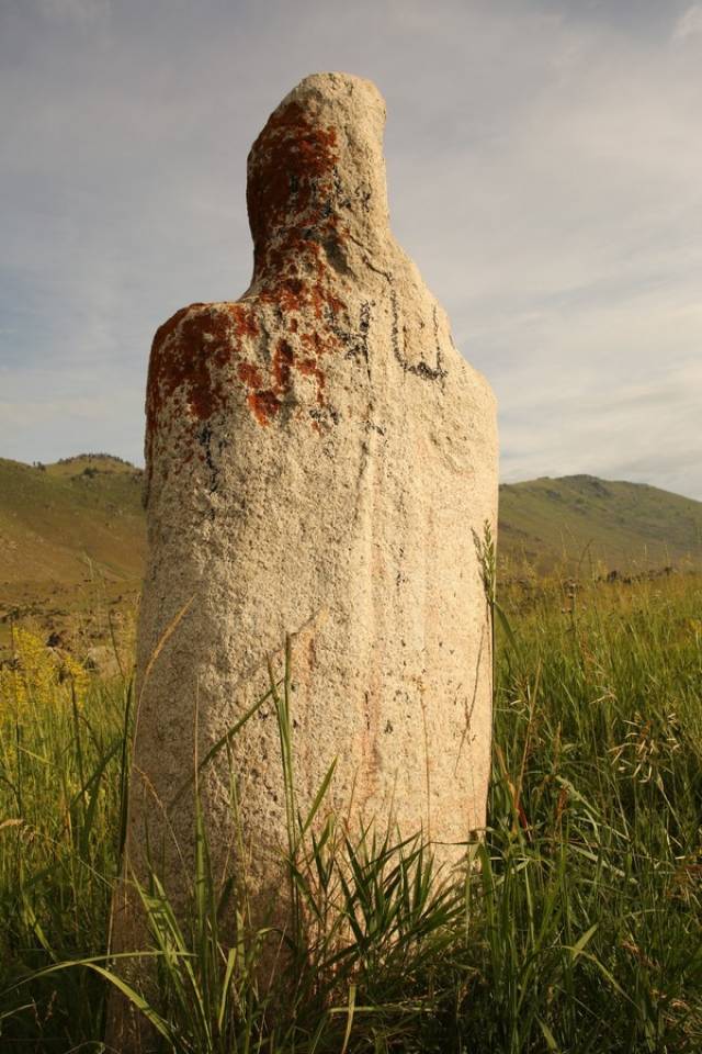 我和闺蜜在新疆,一场说走就走的旅行—草原石人记