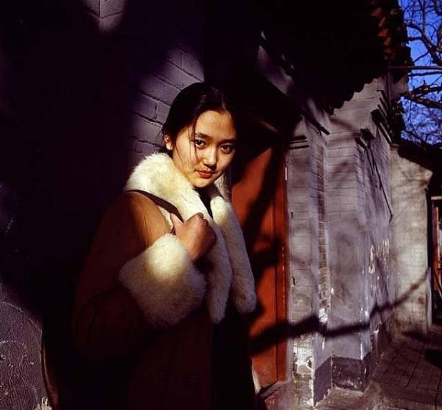 一组90年代中国女性老照片:想不到90年代的中国女孩是