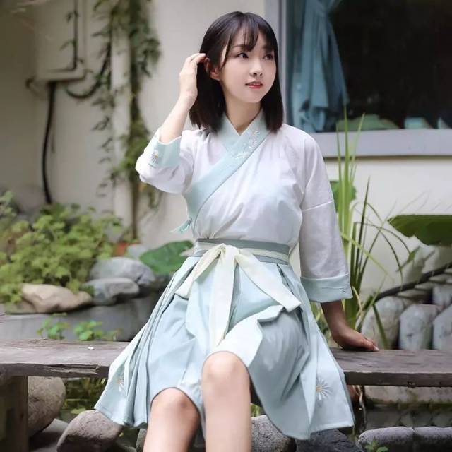 白露为霜:换季汉服该穿啥?