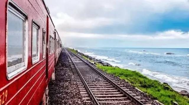 斯里兰卡海上火车图片