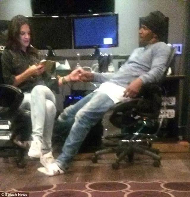 娱快讯 | 57岁惠英红拍戏致左膝永久伤残,周杰