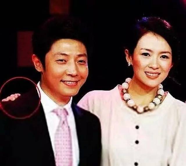 李湘爆料的三字女明传奇私服网站星,曾与成龙房祖名同时传绯闻