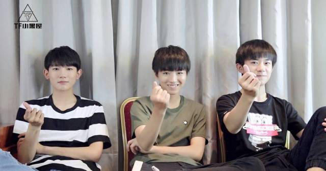 tfboys比心王俊凯的像桃子王源的像西瓜易烊千玺的像经典表情包