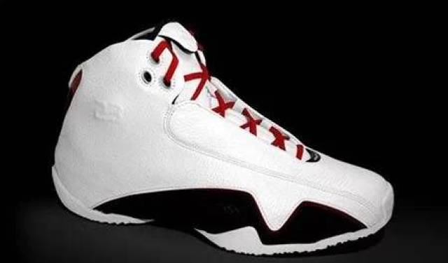 jordan xx2是为效仿传奇球星迈克尔·乔丹的人士量身定做的一款篮球鞋