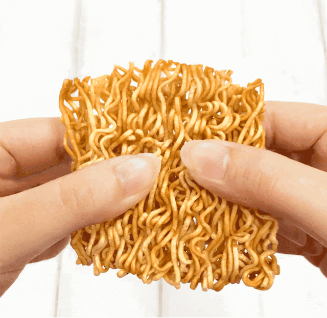 鲜艳诱人的小麦金色,麦香中夹带着烤鸡的味道,让人垂涎欲滴.