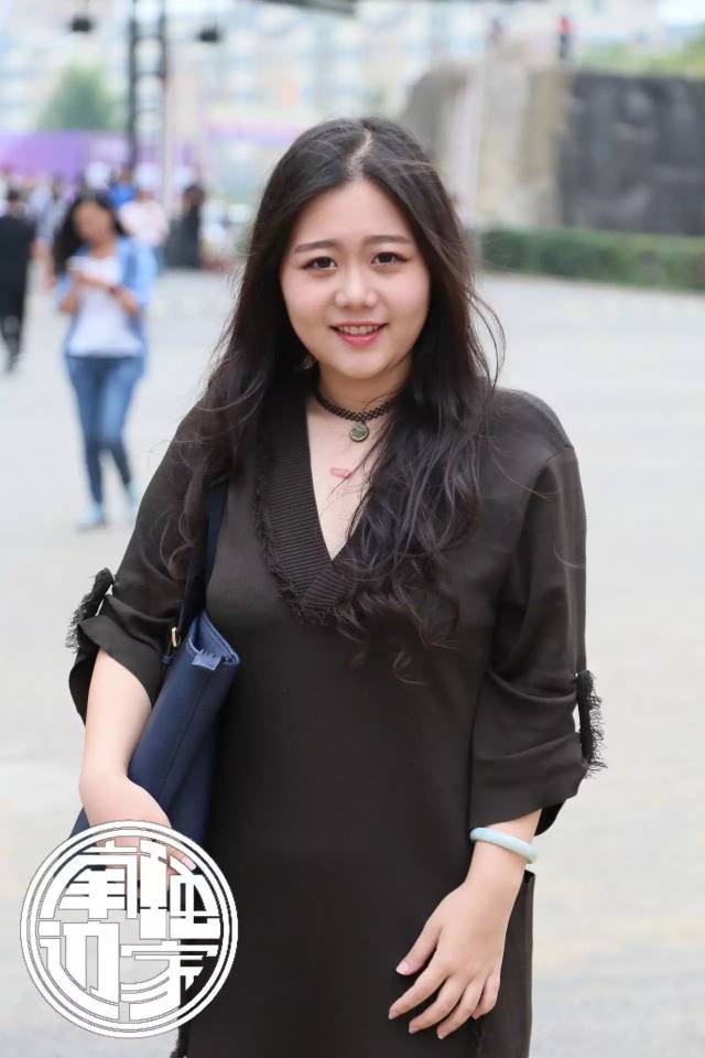 开学第一天,发现沈音新生都好白!好帅!好可爱!(团队小