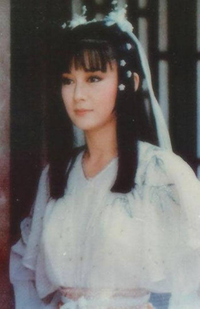 潘迎紫演技很好,是小编童年的偶像.