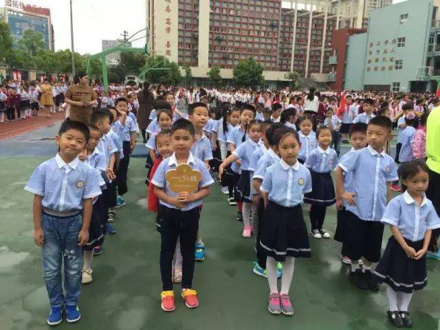 有种情怀叫校服,合肥最美校服到底是哪个学校?你家孩子穿哪款?