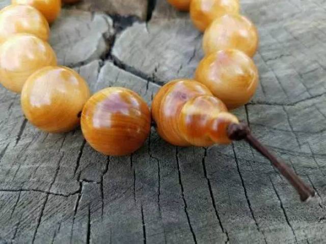 包浆后的崖柏,竟如此撩人.