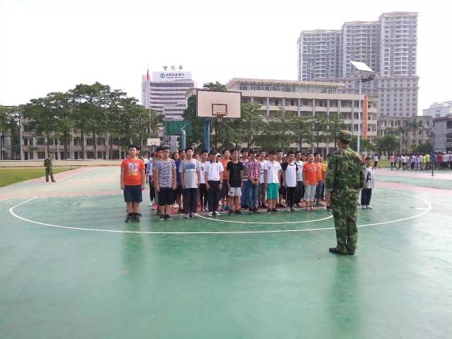 公司协助阳春市第三中学,第五中学 对初一级新生开展入学纪律教育活动