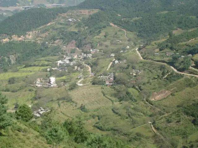 永平县龙街镇古富村 古富村地处云南省大理州永平县龙街镇东北边,距