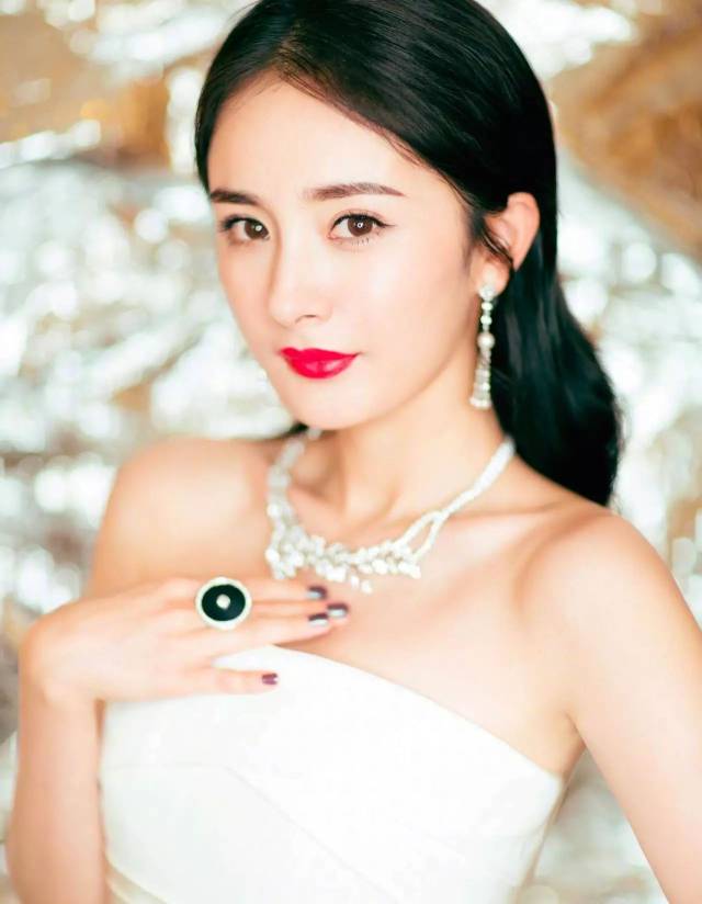 各大女明星对杨幂的评价有哪些 ecb46ea10e904beeb1de8cec9b88d175.jpeg