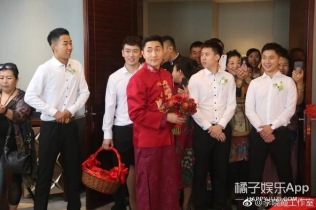 也就乒乓球队了,马龙许昕王皓,李晓霞的婚礼来了12个世界冠军