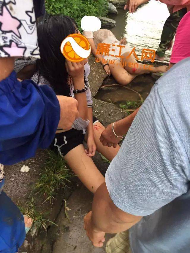 廉江那良村桥头发生车祸,几名女子被撞下运河?