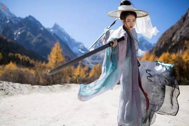 汉服运动不仅仅是复兴一件衣服,而是复兴华夏