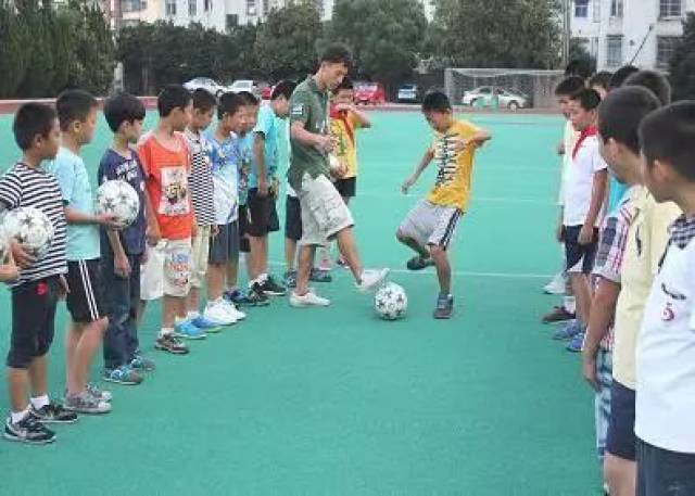 【平凡教师的一天】记白泉中心小学毛建波老师