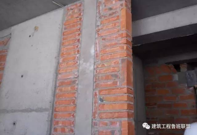 马牙槎端部页岩实心砖应先退后进.