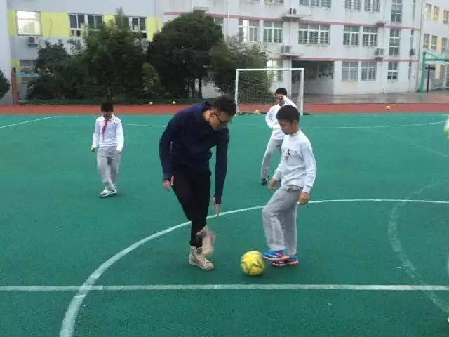 【平凡教师的一天】记白泉中心小学毛建波老师