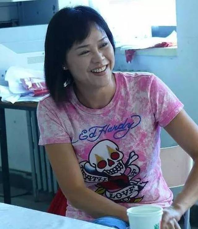 未婚先孕、卖情趣用品、夜店卖酒,那些年的港用好处情趣用品的图片