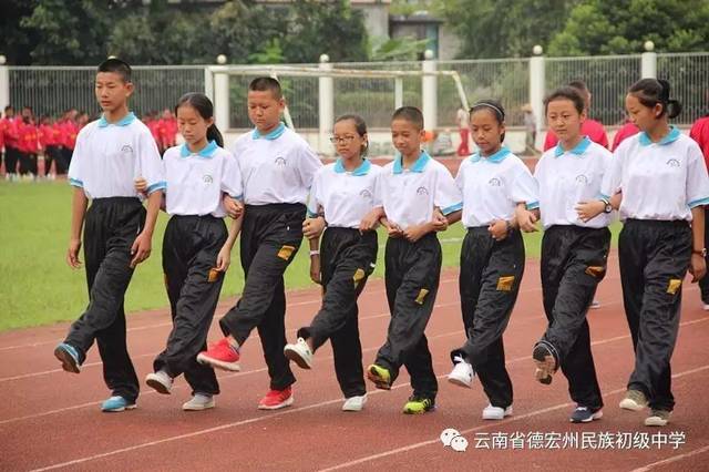 【关注】德宏州民族初级中学2017级新生军训圆满结束