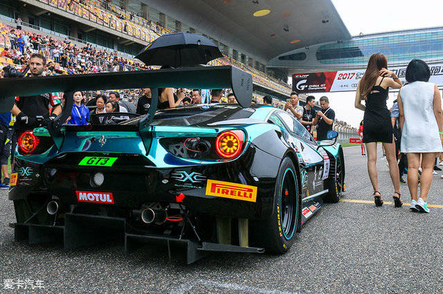 这台新的法拉利488 gt3赛车是本站新加盟的车队,他们以外卡的身份参赛