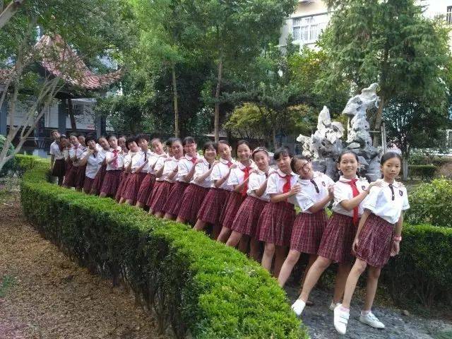 我们的美好时光——书生小学五,六年级班级集体照展播