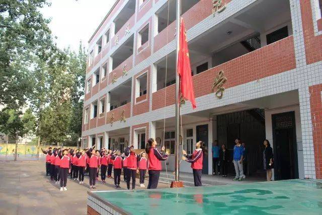 中牟县青年路小学:推广普通话系列活动启动仪式