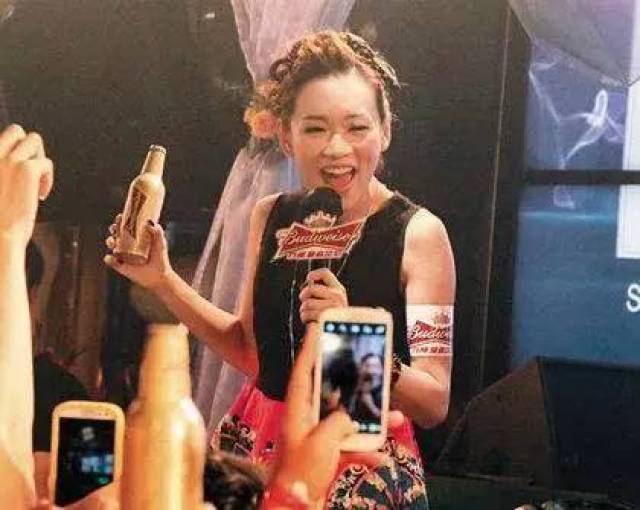 未婚先孕、卖情趣用品、夜店卖酒,那些年的港蕾丝视频内衣情趣图片