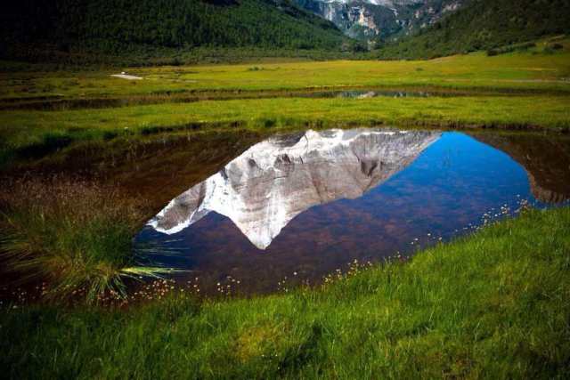 2017年十月成都至稻城有多远,开车大概多久?