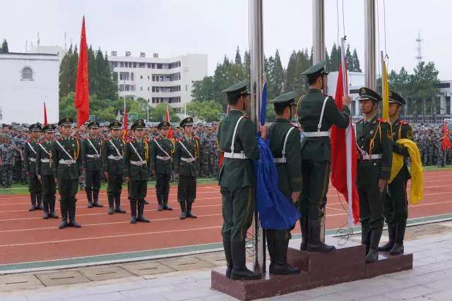 大会由熊楚舒主持,中国人民解放军海军91919部队伍光浩,王同庆,学校