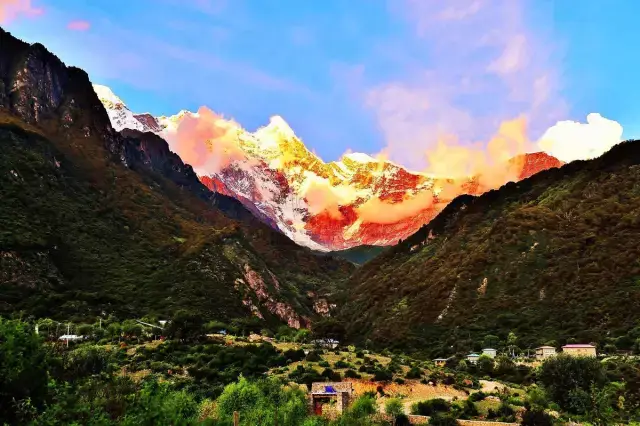 地址:西藏自治区林芝地区米林县 南迦巴瓦峰丨中国最美雪山