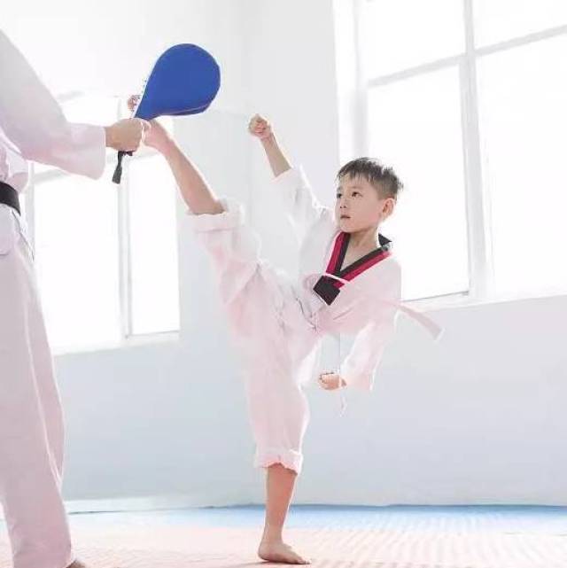 【明星商家】贝 跆拳道:给孩子一辈子的勇敢!