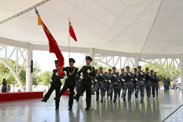 “立志、成才、报国、裕民”--上海科技大学2017级新生军训在东方绿舟顺利结营