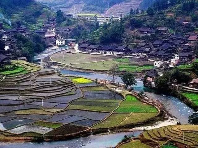 推荐景点:莲花山风景区,圣堂山风景区 来宾——象州