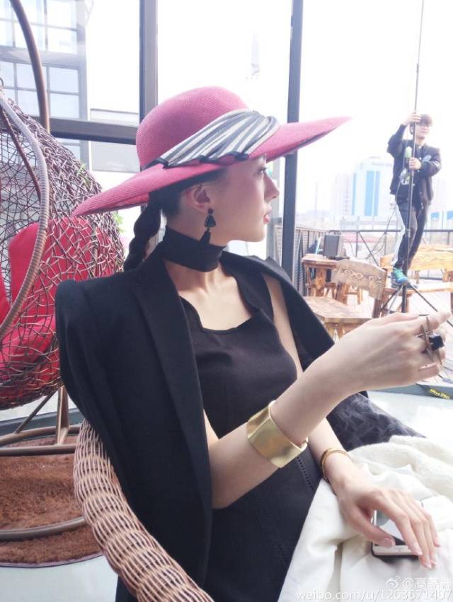 薛之谦前妻高磊鑫嫩模时期旧照曝光,迷之土气!