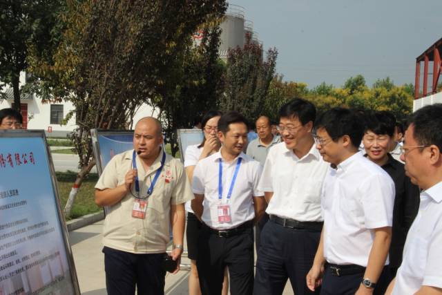 副市长徐付军莅临永不分梨酒业 出席推进食品企业落实