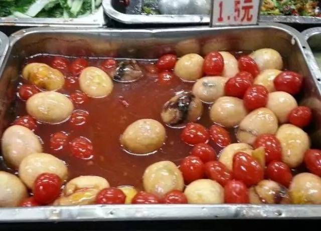 豪华至尊版西红柿炒鸡蛋,这个食堂是没刀吗?