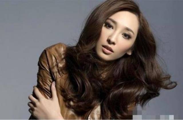 谢霆锋张柏芝英国血统,陈冠希以前头发是棕色