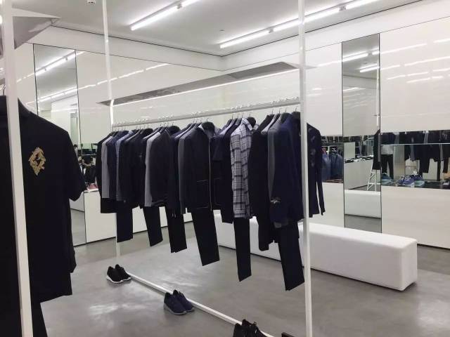 资讯| 打造地标性旗舰店,g givenchy重庆ifs店今日开