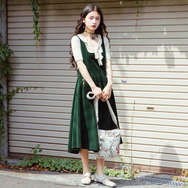 什么是好看的衣服 7c361bc3b02a4db7b8342d4dd09510c9.jpeg