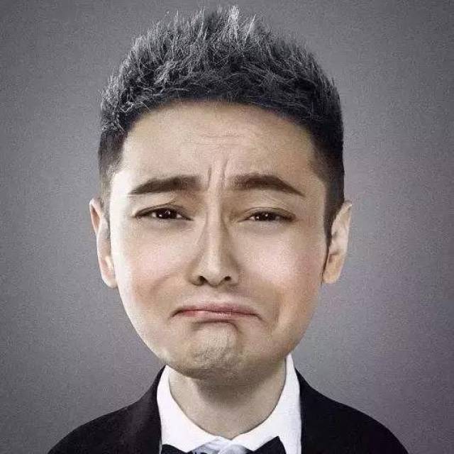 除了意味深长的微笑外,黄晓明还有更多