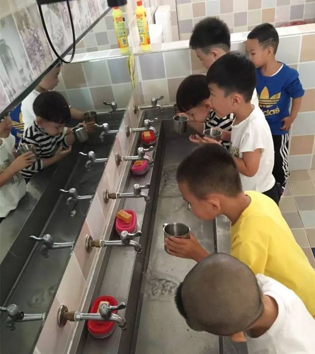 习  惯  养成饭后要漱口的好习惯
