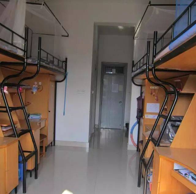 新生寝室:四室一厅,每室两人 温州肯恩大学 03  宿舍 浙江工商大学