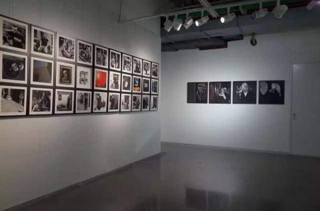 "红"摄影展开幕