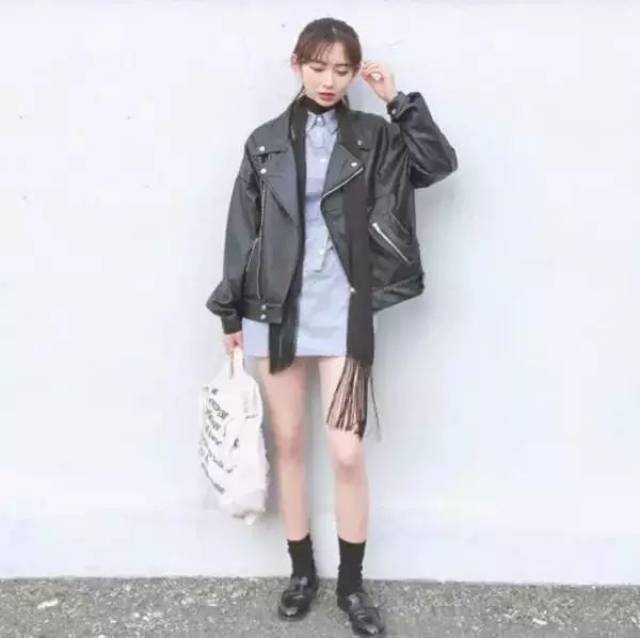 初中生白袜女孩_体罚白袜芭蕾舞女孩_白区初中女孩施教如皋2017图片